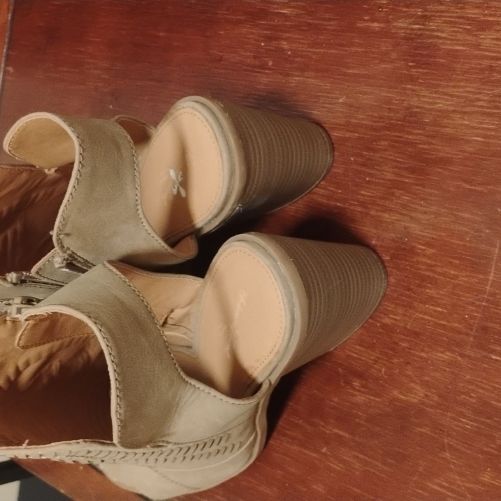 Universal Thread Booties - image 4